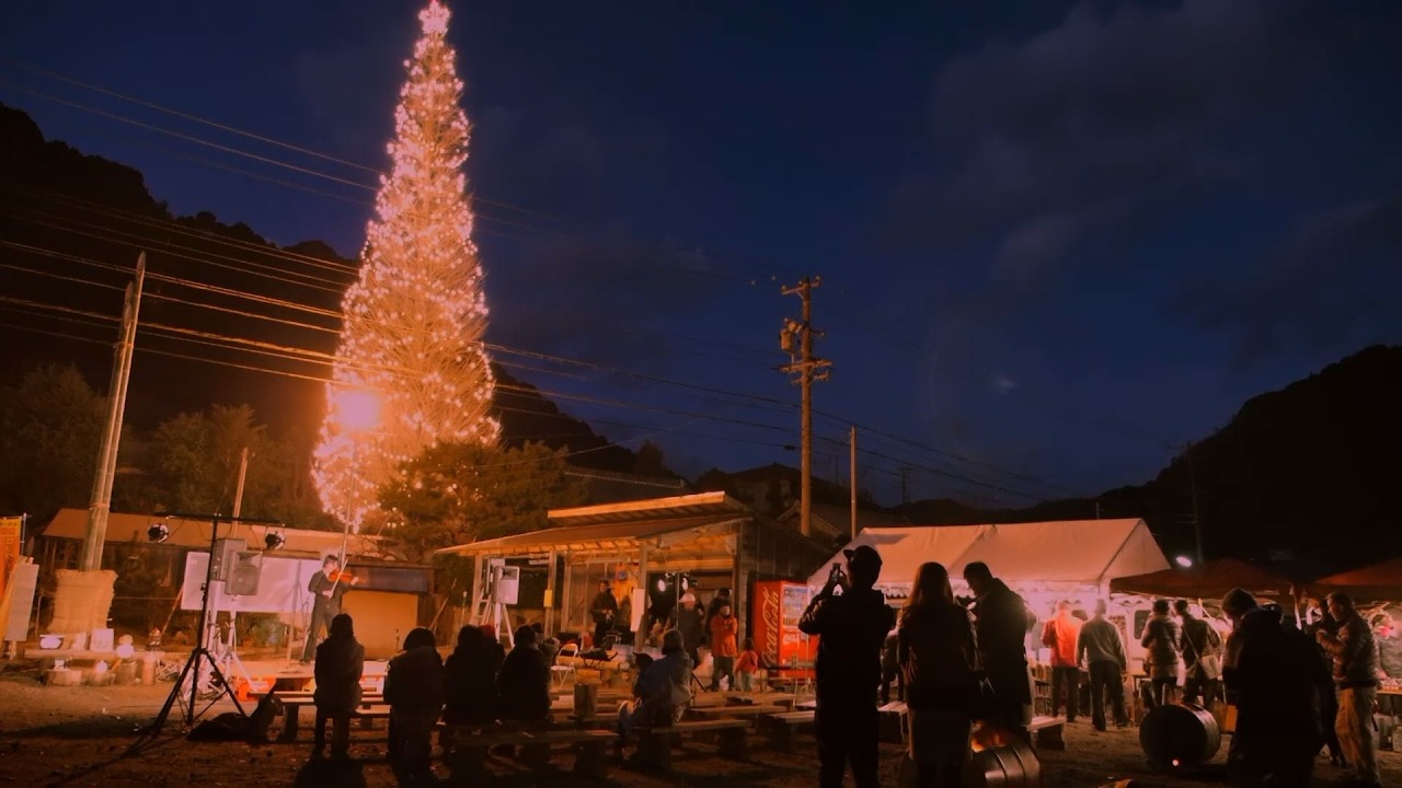 02.兵庫県知事賞　山あいの村がともす灯り　